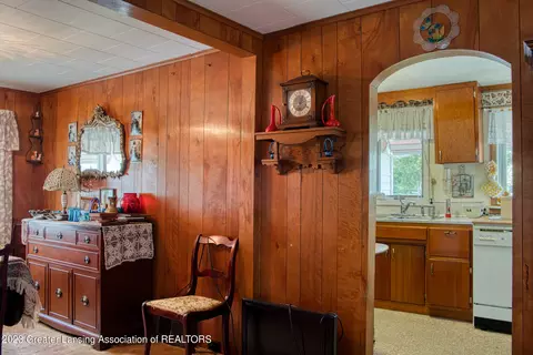 554 Harrison Ave, Owosso, MI 48867 photo 3