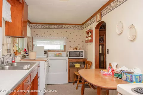 554 Harrison Ave, Owosso, MI 48867 photo 9
