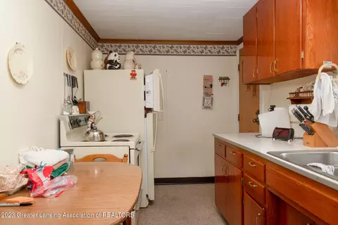 554 Harrison Ave, Owosso, MI 48867 photo 5