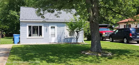 1920 Ferrol St, Lansing, MI 48910