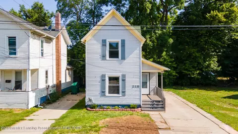 216 W Oakland Ave, Lansing, MI 48906