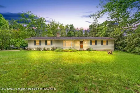 175 Shoesmith Rd, Haslett, MI 48840