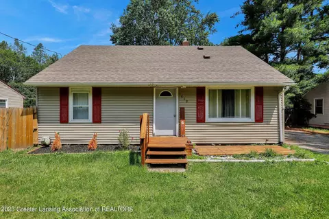 610 W Willoughby Rd, Lansing, MI 48911