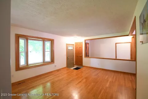 4920 Knapp St, Dimondale, MI 48821 photo 5