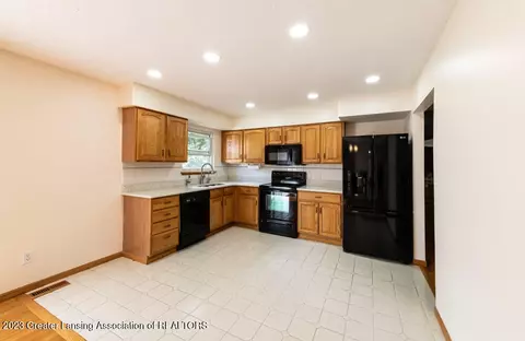 4920 Knapp St, Dimondale, MI 48821 photo 8