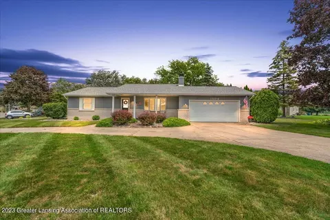 1604 Lindy Dr, Lansing, MI 48917