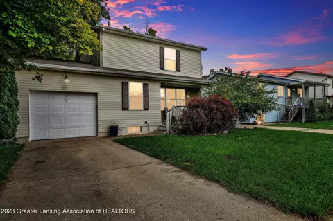 5725 Piper Ave, Lansing, MI 48911