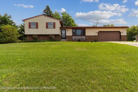 5900 E Centerline Rd, Saint Johns, MI 48879 photo 4