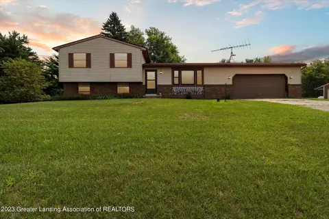 5900 E Centerline Rd, Saint Johns, MI 48879