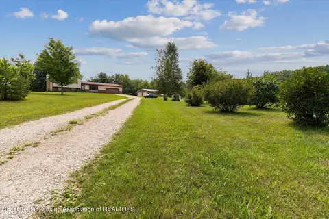 5900 E Centerline Rd, Saint Johns, MI 48879 photo 3