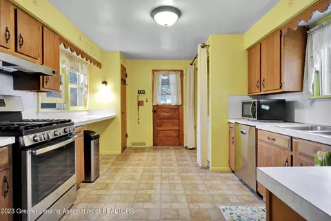 232 E Cherry St, Mason, MI 48854 photo 17