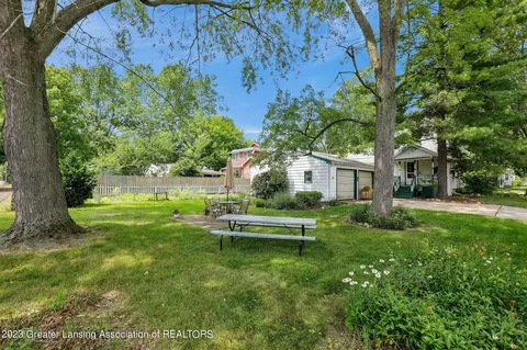232 E Cherry St, Mason, MI 48854 photo 4