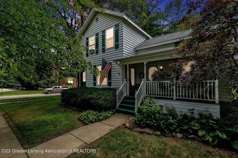 232 E Cherry St, Mason, MI 48854