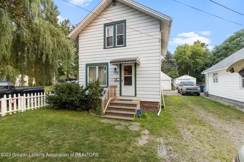 218 Paris Ave, Lansing, MI 48910