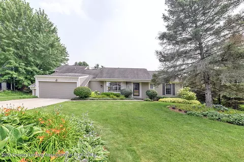 1908 Maple Shade Dr, Williamston, MI 48895