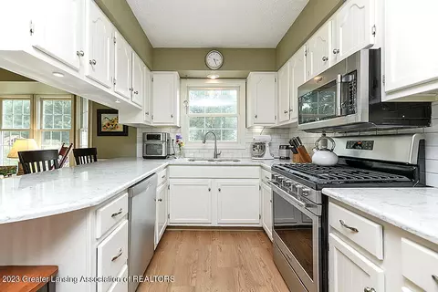 1908 Maple Shade Dr, Williamston, MI 48895 photo 7
