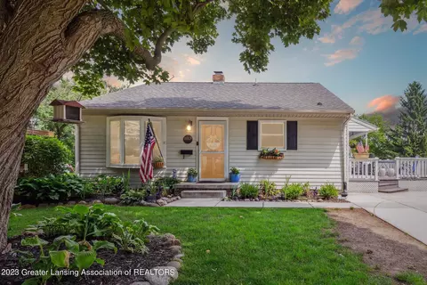1113 Tulip St, Grand Ledge, MI 48837