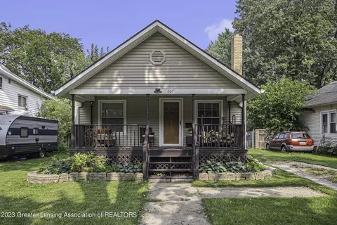 607 S Oakland St, Saint Johns, MI 48879