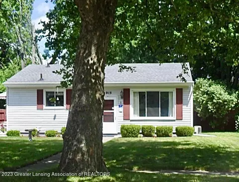 915 Kendon Dr, Lansing, MI 48910