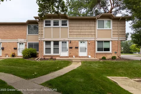 949 Barclay Ln, East Lansing, MI 48823