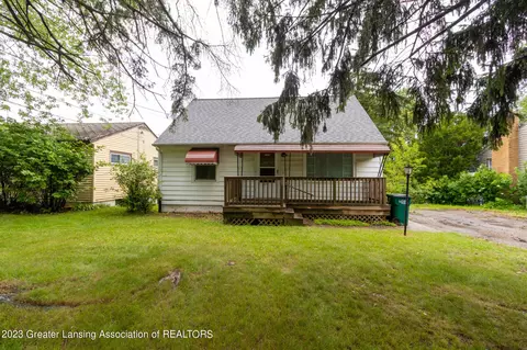 1027 Shirley St, Lansing, MI 48911