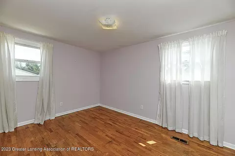 4911 Lyncott Dr, Lansing, MI 48910 photo 14