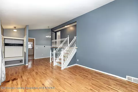 4911 Lyncott Dr, Lansing, MI 48910 photo 5