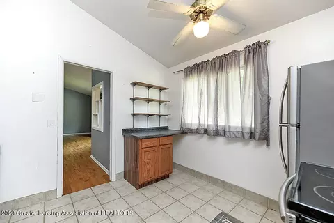 4911 Lyncott Dr, Lansing, MI 48910 photo 9