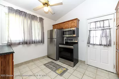 4911 Lyncott Dr, Lansing, MI 48910 photo 7