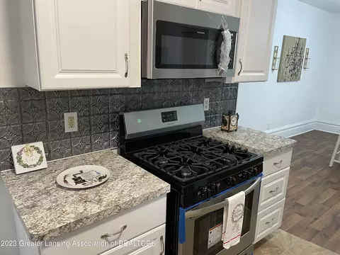 628 Brook St, Lansing, MI 48906 photo 14