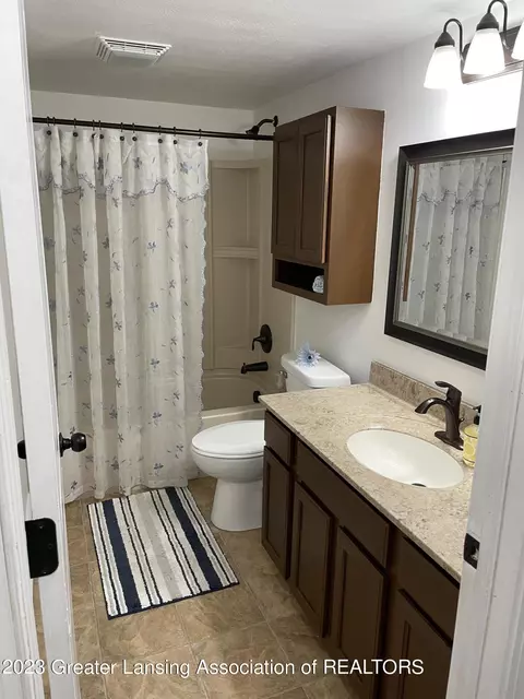 628 Brook St, Lansing, MI 48906 photo 33