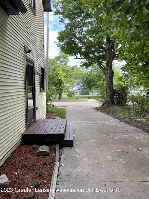 628 Brook St, Lansing, MI 48906 photo 6