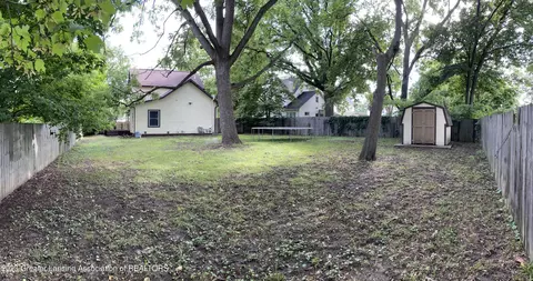 628 Brook St, Lansing, MI 48906 photo 8