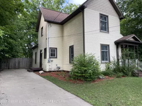 628 Brook St, Lansing, MI 48906 photo 4