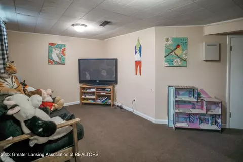 1433 Maycroft Rd, Lansing, MI 48917 photo 41