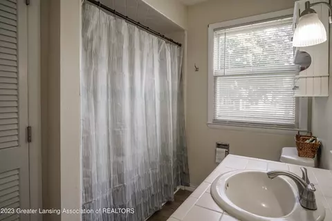 1433 Maycroft Rd, Lansing, MI 48917 photo 32