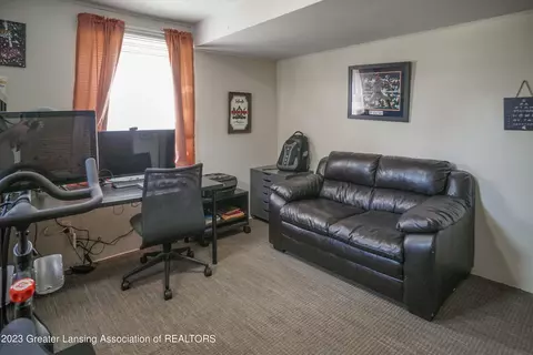 1433 Maycroft Rd, Lansing, MI 48917 photo 22