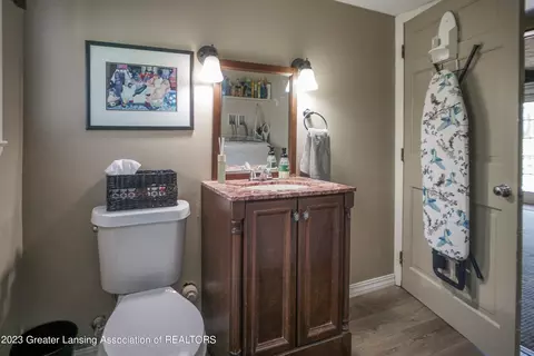 1433 Maycroft Rd, Lansing, MI 48917 photo 25