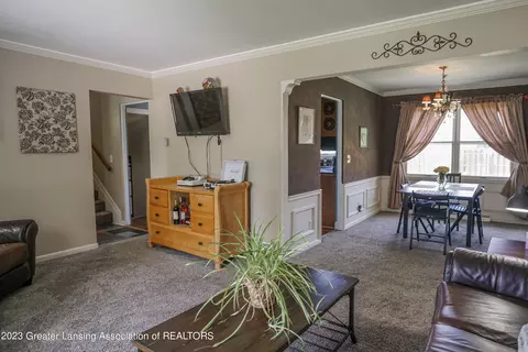 1433 Maycroft Rd, Lansing, MI 48917 photo 8