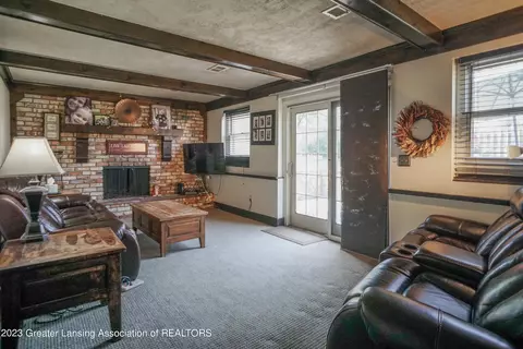 1433 Maycroft Rd, Lansing, MI 48917 photo 18