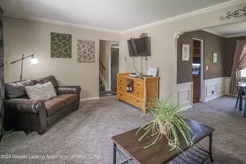 1433 Maycroft Rd, Lansing, MI 48917 photo 7