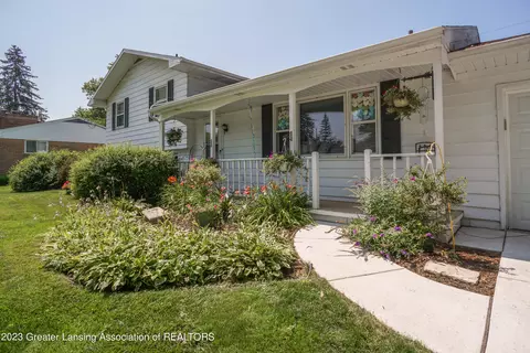 1433 Maycroft Rd, Lansing, MI 48917 photo 3