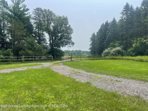 12100 Center Rd, Bath, MI 48808 photo 3