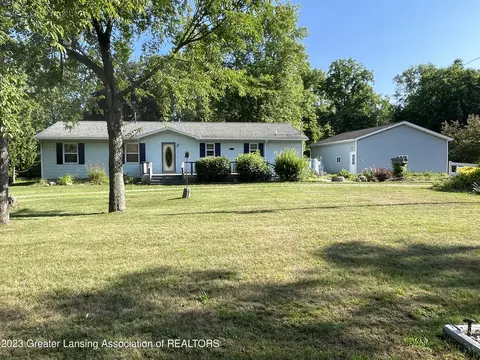 5570 Toles Rd, Eaton Rapids, MI 48827