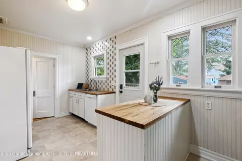 310 W Washington St, Dewitt, MI 48820 photo 20