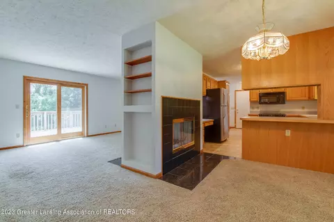 8756 Coleman Rd, Haslett, MI 48840 photo 4
