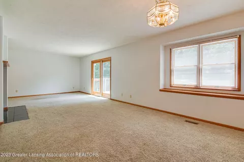 8756 Coleman Rd, Haslett, MI 48840 photo 5
