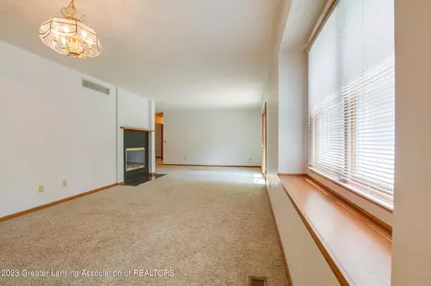 8756 Coleman Rd, Haslett, MI 48840 photo 6