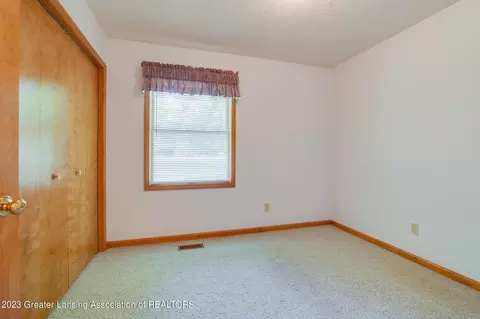 8756 Coleman Rd, Haslett, MI 48840 photo 17