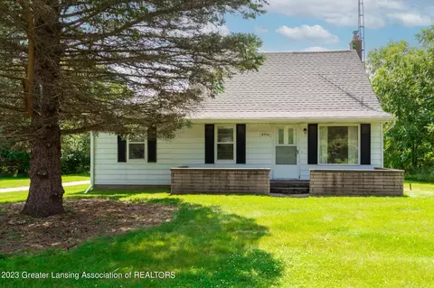 8396 Coleman Rd, Haslett, MI 48840